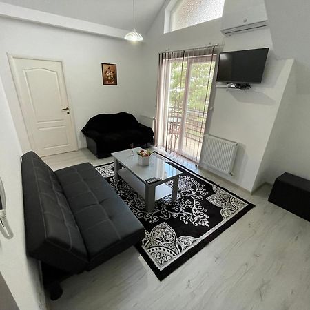 Rebeca Apartament Лугож Екстериор снимка